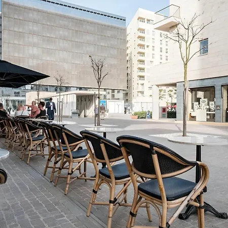 Mercury Stylish By Buena Vista St. Julian's